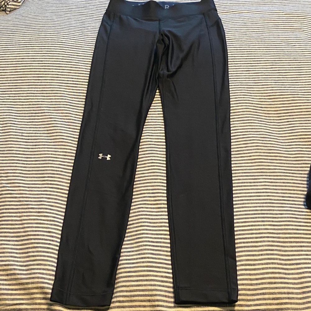 Under armour base compression leggings
Never worn